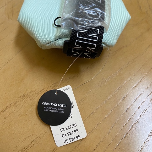 VS Pink Cooler - Picture 3 of 4